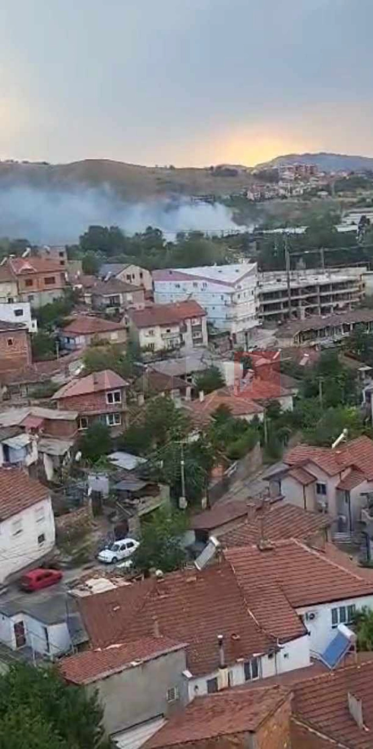 Три пожари активни во Штип