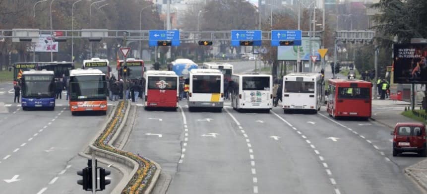 Комисија за локална самоуправа на ВМРО-ДПМНЕ: Арсовска за помалку од 2 години го уништи јавниот превоз во Скопје