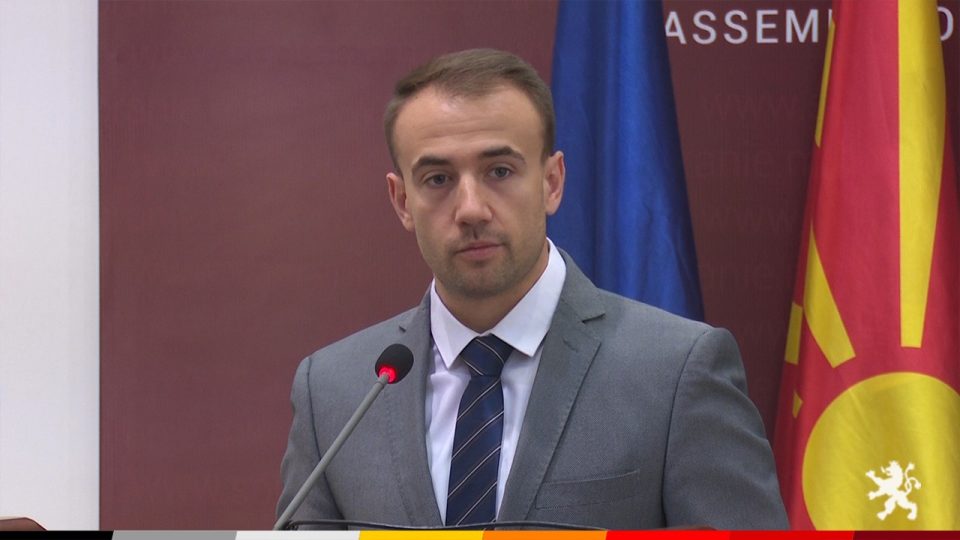 Стојаноски: ВМРО-ДПМНЕ и Коалицијата со два предлози во Собрание, намалување на ДДВ на електрична енергија од 18 на 5% и 0% ДДВ за основните прехранбени производи, додека ние бараме намалување на давачките, СДС предлага зголемување
