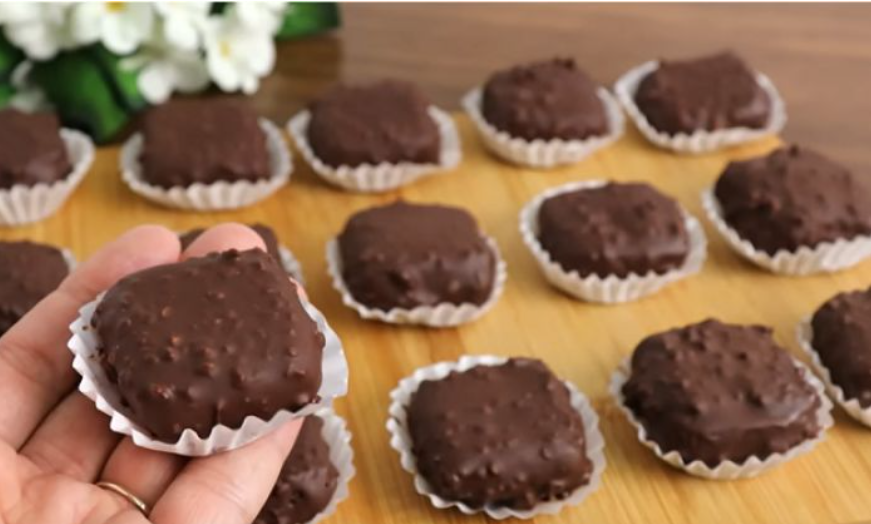 Чоколадни колачиња без шеќер, брашно и јајца: Можете да ги јадете без грижа на совест, а идеални се и за свечени пригоди (РЕЦЕПТ+ВИДЕО)