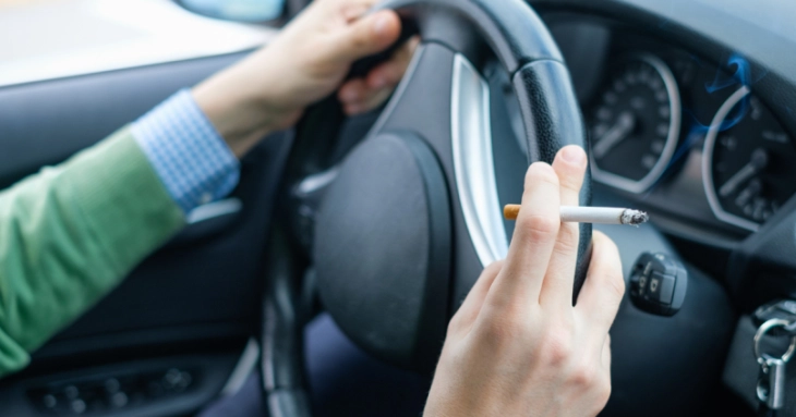 Германија планира да воведе забрана за пушење во автомобили со деца