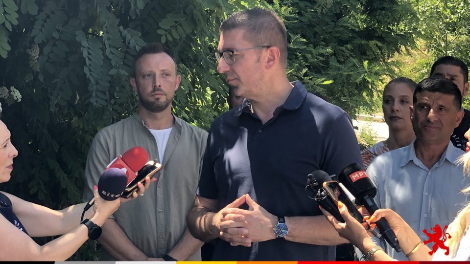 Мицкоски: За еден годишен мандат владата на ВМРО-ДПМНЕ ќе реалоцира 4 милиони евра за инфраструктурни и капитални проекти во општина Вевчани