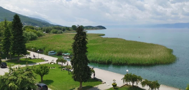 Водата во Охридското Езеро е исправна за капење, спорт и рекреација