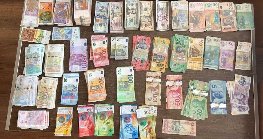 Пронајдена дрога и поголем износ пари, приведени три лица во Куманово
