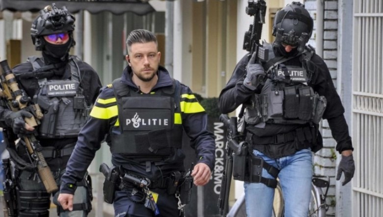 Планирале терористички напади: Во Германија и во Холандија уапсени девет лица