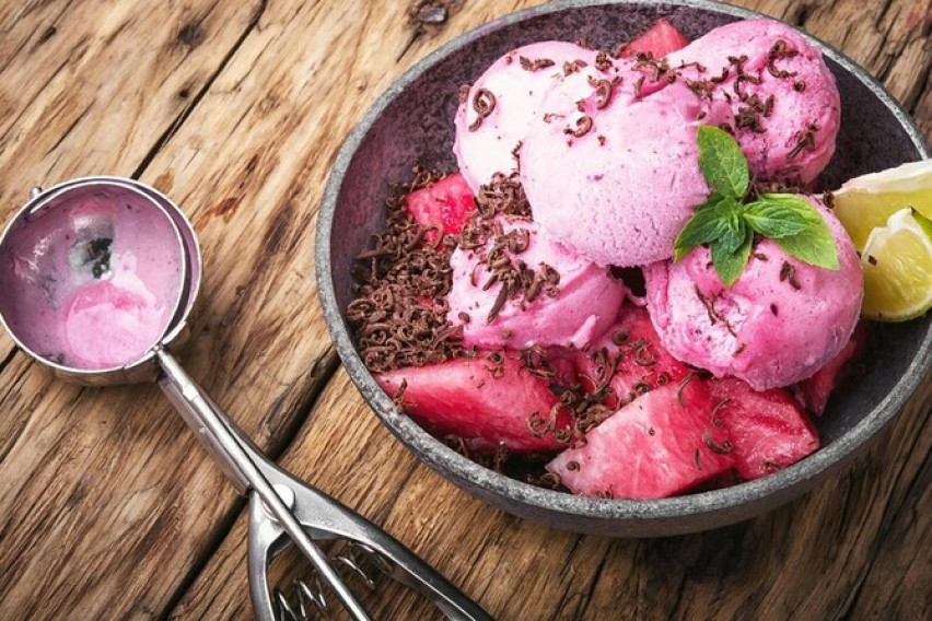 Сладолед од лубеница – нискокалоричен и превкусен десерт за цело лето