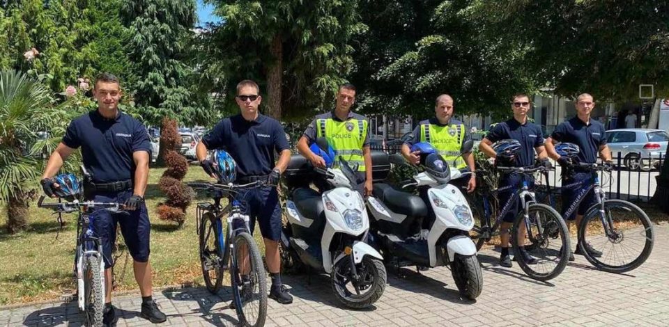 Велосипедска полициска патрола и летово низ улиците на Охрид