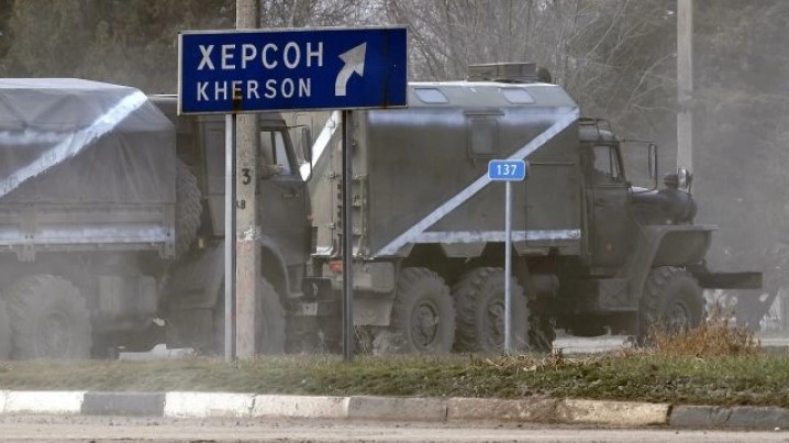 Властите назначени од Русија во Крим и Херсонската област известија за украински напади на два моста