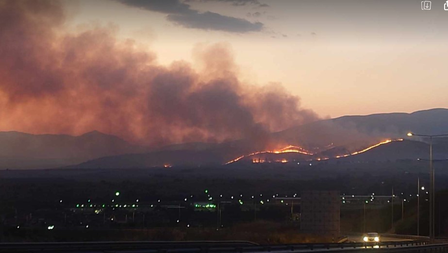 Пожарот кај Ајватовци доби сериозни димензии (ФОТО)
