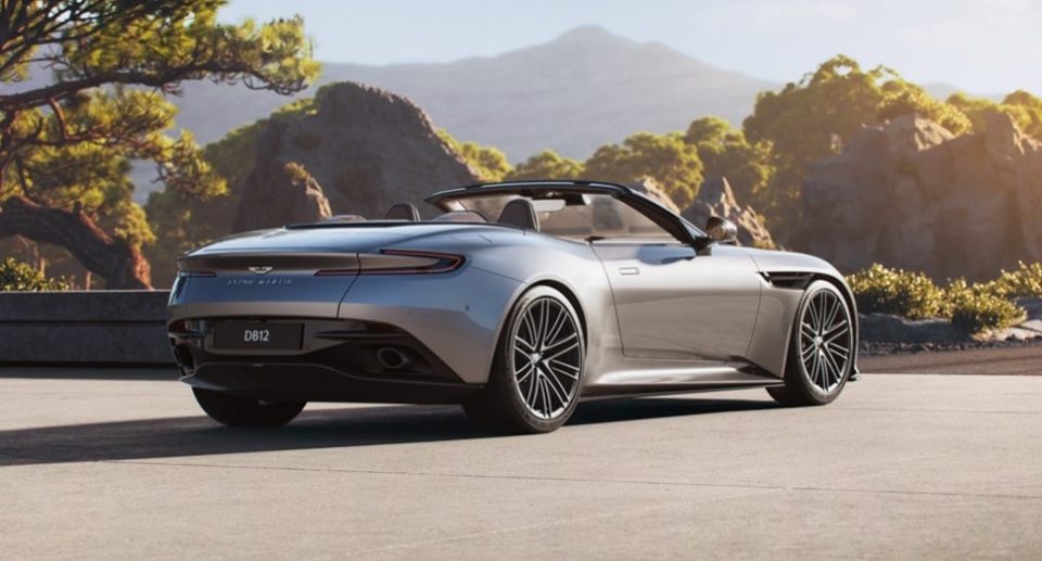 РАСКОШ НА БРИТАНСКИ НАЧИН: Претставен новиот кабриолет Aston Martin DB12 Volante
