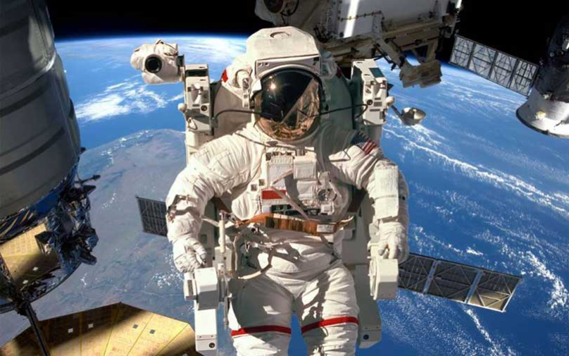 Што се случува доколку астронаут почине во вселената?