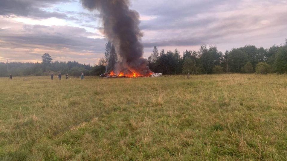 ВИДЕО: Снимки од падот на авионот во кој загина Пригожин