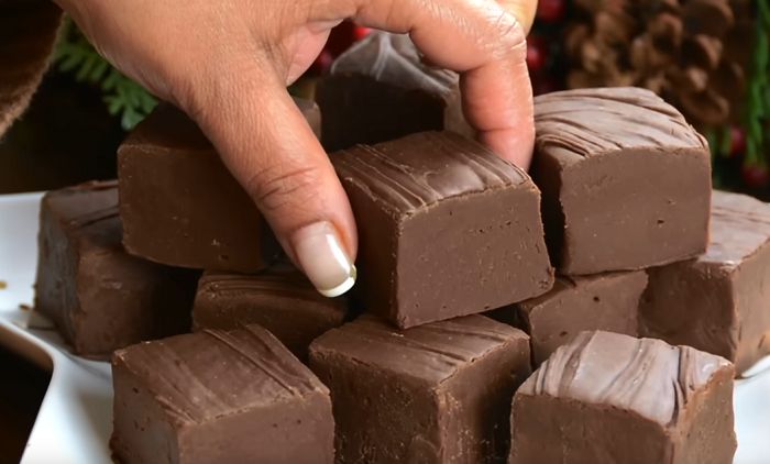 Најкремастите чоколадни коцки што некогаш ќе ги пробате: Задоволство кое се подготвува за миг, идеално за секоја пригода (РЕЦЕПТ/ВИДЕО)