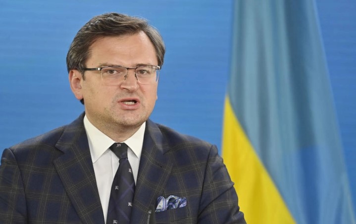 Кулеба: Украина нема да потпише договор за отстапување на дел од територијата