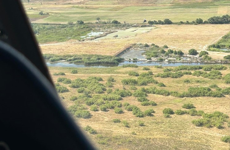 ВИДЕО: Спречено проширување, хеликоптерите на МВР со над 35 тони вода го изгаснаа пожарот кај Лозово