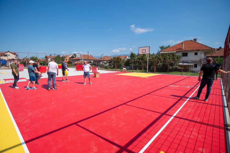 Привршува изведбата на новиот спортски комплекс на „Островска“ во Лисиче (ФОТО)