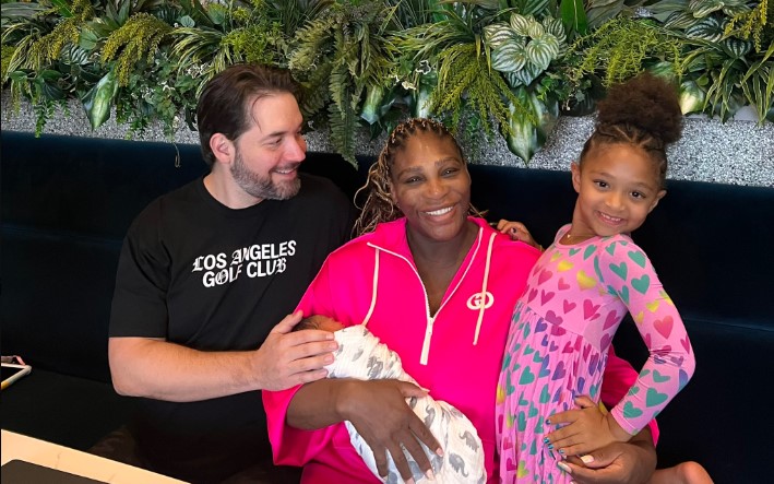 Серена Вилијамс го роди своето второ дете: Сопругот покажа како денес изгледа среќното семејство (ФОТО)