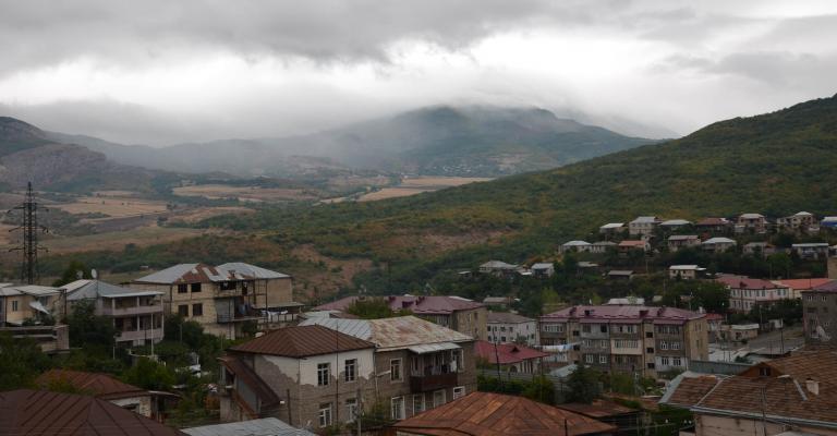 Повеќе од 65.000 луѓе избегаа од Нагорно-Карабах во Ерменија