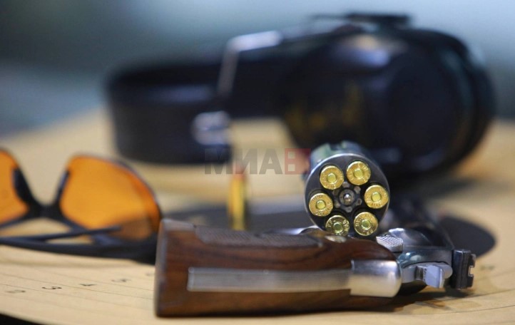 Пронајдени пушка и муниција при претрес во Ресен, приведено едно лице