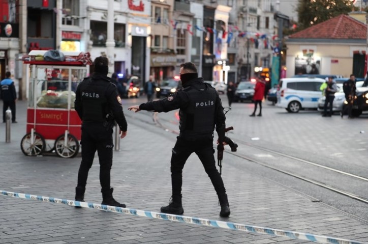 Во Истанбул уапсени петмина под сомнение за поврзаност со ИСИС