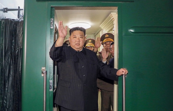 Ким Џонг Ун ја заврши еднонеделната посета на Русија