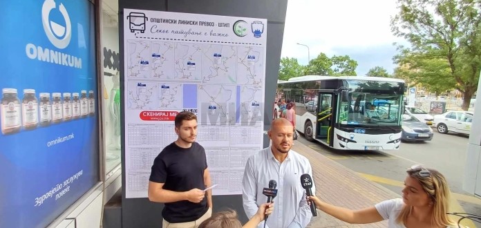 Штипјанецот Дарко Ефремов кој самоиницијативно го направи сајтот за градскиот превоз доби едногодишен билет
