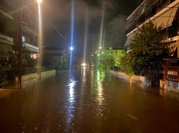 ВИДЕО: Кулминација на невремето „Илиас“ во Грција, обилни врнежи, град и грмотевици
