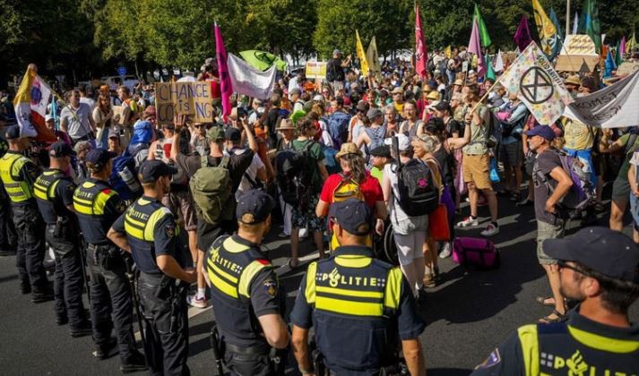 Протести во Холандија против индустриското загадување