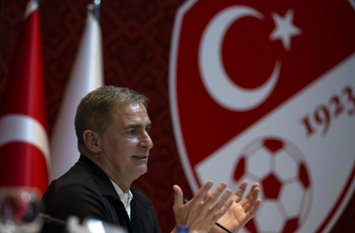 Кунц ќе ја напушти функцијата селектор на турската репрезентација