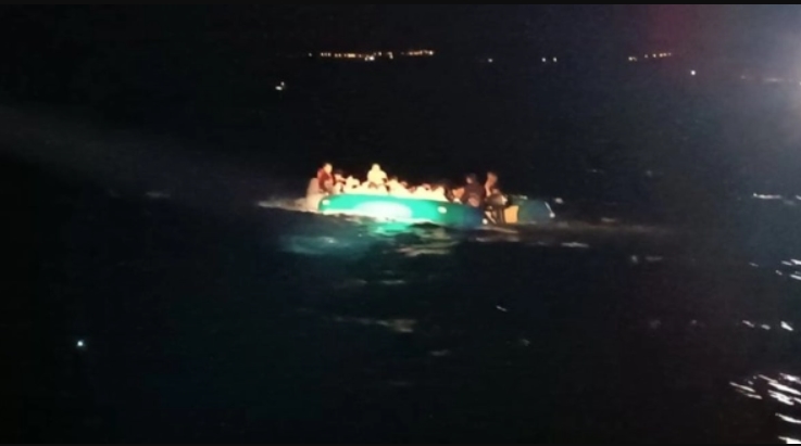 Откриени 46 мигранти во гумен чамец во близина на грчкиот остров Лезбос