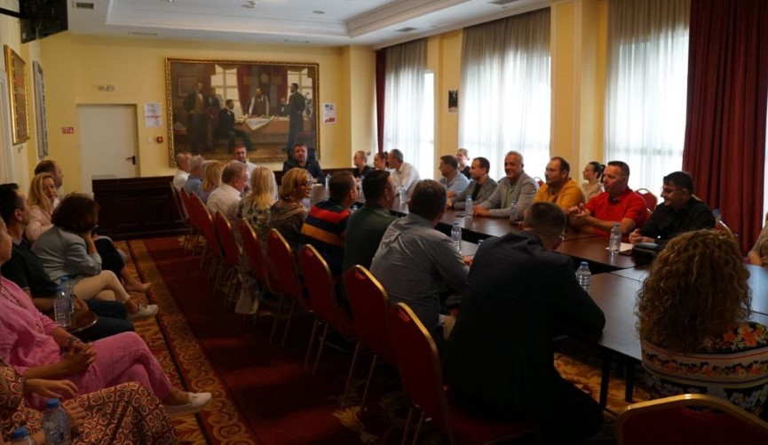 Мицкоски на координација со пратеничката група: Да не се одолговлекува седницата, нема уставни измени под бугарски диктат, да се почитува волјата на народот