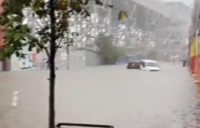 Во Њујорк поради поплавите прогласена вонредна состојба