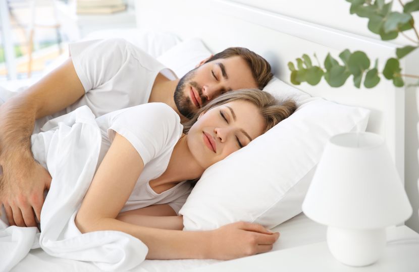 7 изненадувачки здравствени придобивки од спиење на левата страна: Телото ќе ви биде благодарно