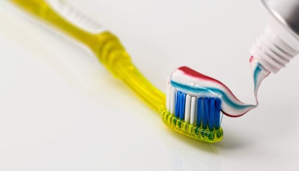 Секоја боја во пастата за заби има своја улога