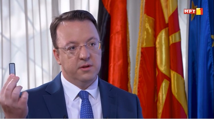 Николоски: Имаме докази дека поранешниот претседател на ВМРО-ДПМНЕ до Ахмети, Џафери и трета страна на УСБ доставил измени на КЗ, а тоа се скоро истите кои поминаа во Собрание