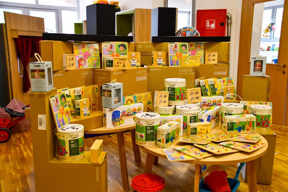Кисела Вода обезбеди музички плеери и играчки за сите објекти на градинката „8 Март”