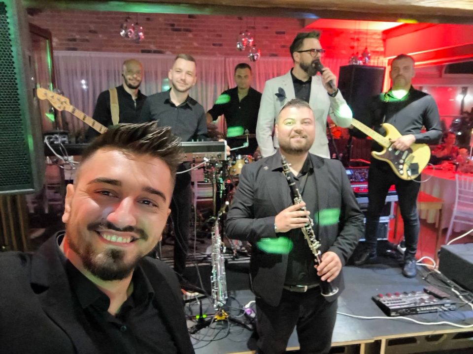 Петар Грашо не остана рамнодушен на овој македонски бенд, а на сцената се качија и Ламбе, Лозано и Врчак (Видео)