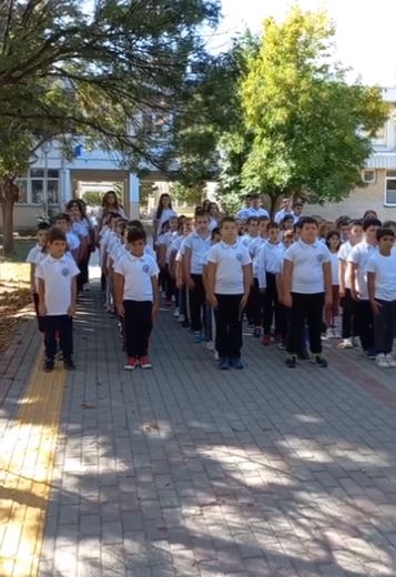 Почитта и љубовта кон татковината се градат од најмала возраст: Со интонирање на македонската химна ќе започнува наставата во основните училиштa во Аеродром