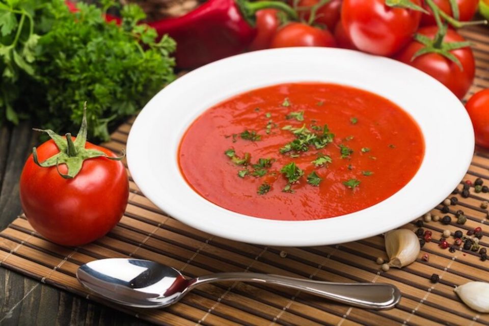 Рецепт за супа од домати:Се подготвува многу брзо, а е многу здрава и добра за желудникот
