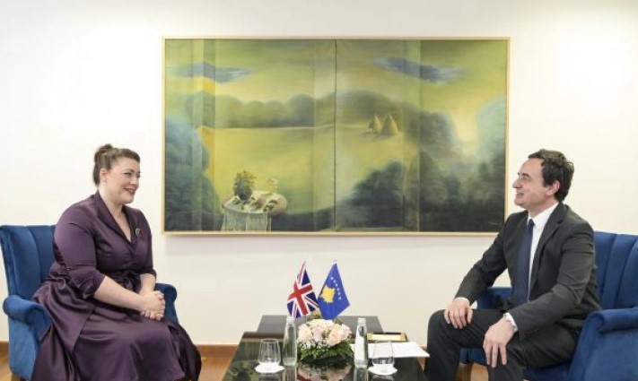 Средба Курти – Кернс: Приоритет на Косово по 24 септември е безбедноста на државата и граѓаните