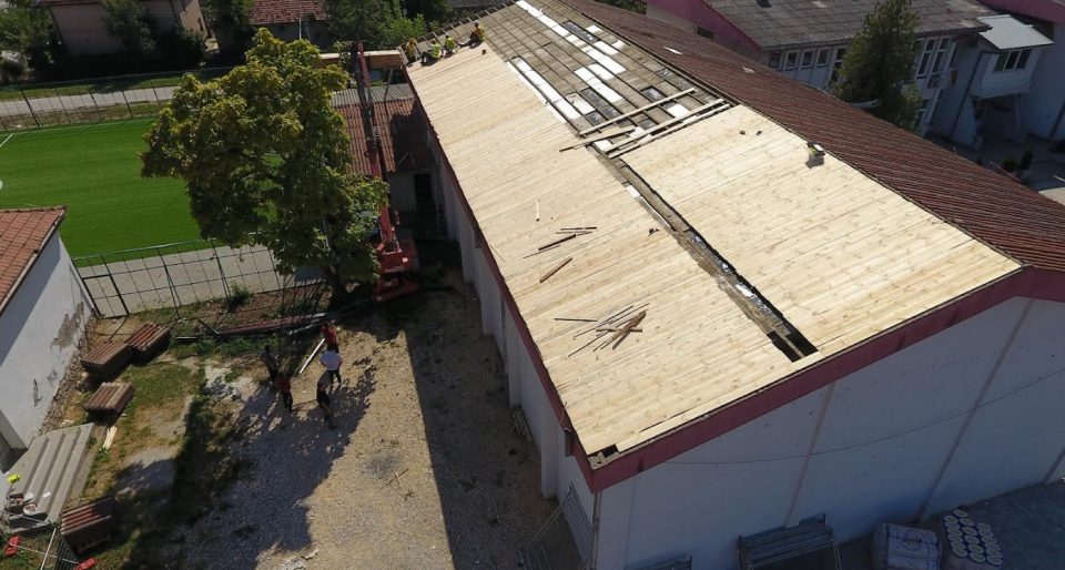 Изградба на нов кров на ООУ „Ристо Крле“ во Кадино, општина Илинден