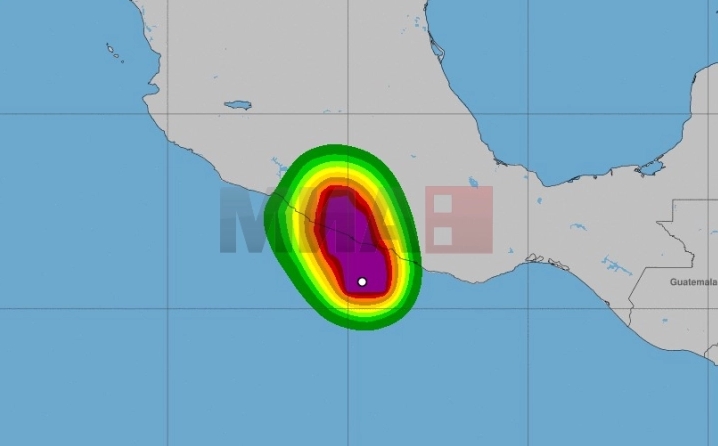 Опасен ураган му се заканува на Акапулко
