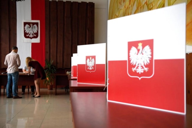 Во Полска се отворени гласачките места за парламентарните избори