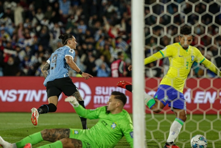 Уругвај го победи Бразил за прв пат по 22 години