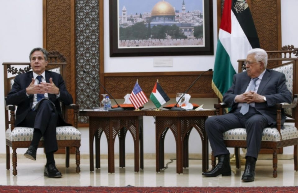 Абас во разговор со Блинекн го отфрли присилното раселување на Палестинците во Газа