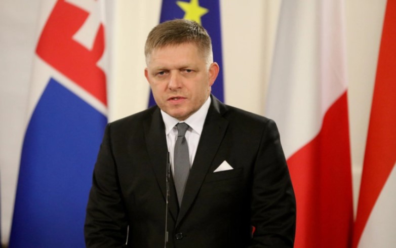 Фицо потпиша договор со две партии за формирање нова словачка влада