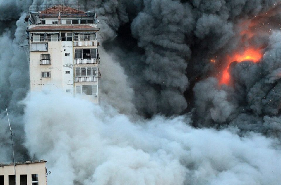 Форин Офис: Цивилите треба да го напуштат градот Газа