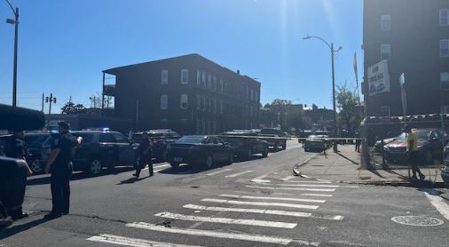 ВИДЕО: Масовно пукање во Масачусетс, убиени повеќе луѓе