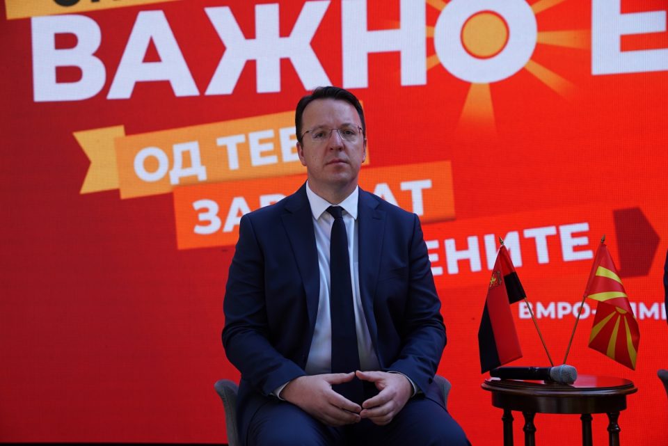 Николоски од Струга: Владата на СДСМ и ДУИ е криминална, најмалку 5 земји членки на ЕУ сметаат дека Македонија не заслужува ниту почеток за преговори со ЕУ, заради високото ниво на корупција