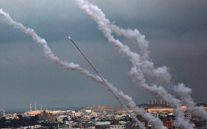 ВИДЕО: Бруталната одмазда која ја најави Израел започна, „дожд“ од ракети испалени кон Газа